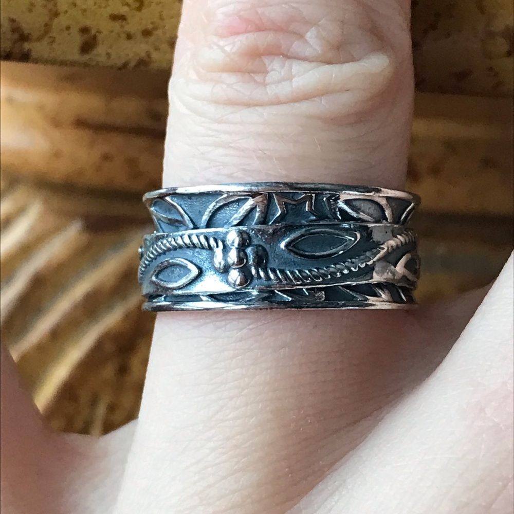 Sterling Silver Flower Band Ring Size 6